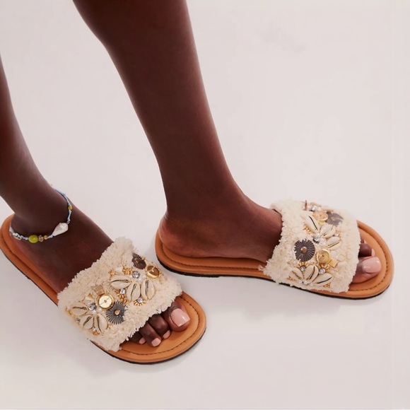 Free People Shoes - NEW Free People Shipwreck Surf Shell Sandals Size 9